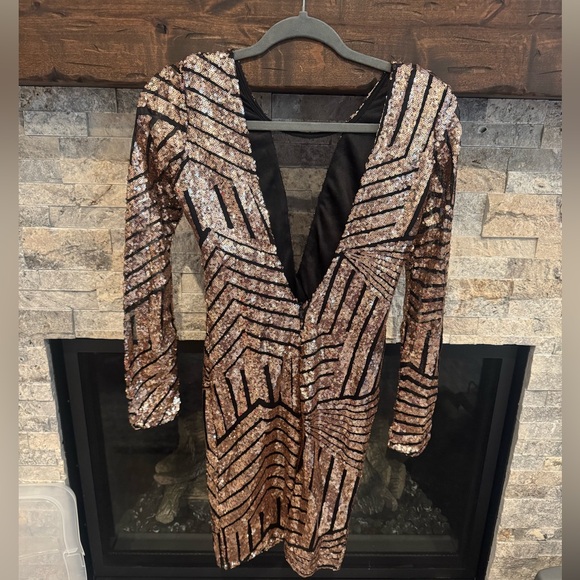 Gold and Black Shiny Long Sleeve Dresss sz Medium - Picture 2 of 2